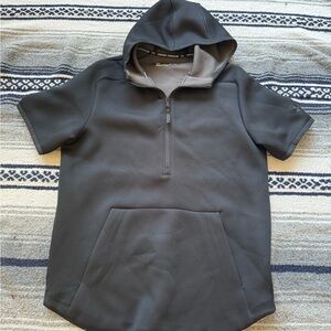 Under Armour Men’s Unstoppable Move Light Short-Sleeve Hooded Sweatshirt Size M